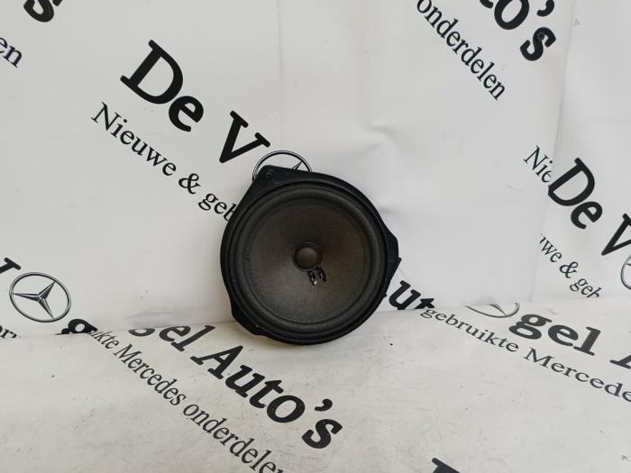 Używane Glosnik Mercedes Vito (447.6) 2.2 116 CDI 16V Cena € 24,20 Z VAT oferowane przez De Vogel Auto's B.V.