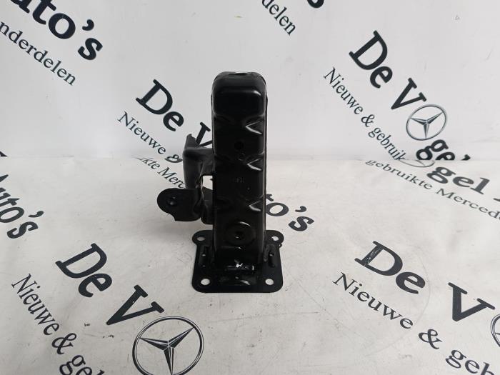 Begagnade Framdelsstöd Mercedes Vito (447.6) 2.0 116 CDI 16V Pris € 30,25 Inklusive moms erbjuds av De Vogel Auto's B.V.