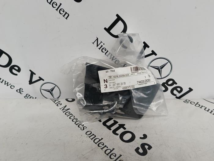 Neuf Support (divers) Mercedes GLA (H247) 1.3 250 e Turbo 16V Prix € 14,52 Prix TTC proposé par De Vogel Auto's B.V.