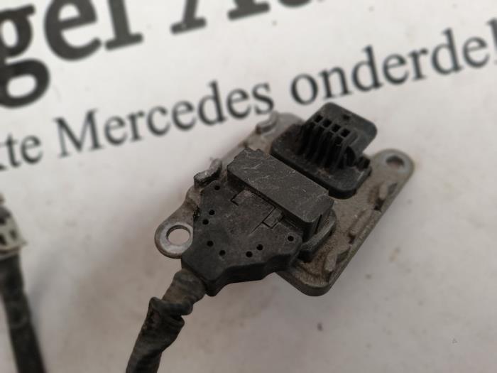 Lambda probe from a Mercedes-Benz V (447.8) 2.0 220 CDI, 220d 16V 2020
