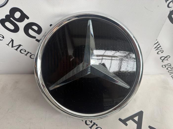 Gebrauchte Emblem Mercedes C (W206) C-300 e 2.0 Turbo 4-Matic Preis € 75,00 Margenregelung angeboten von De Vogel Auto's B.V.