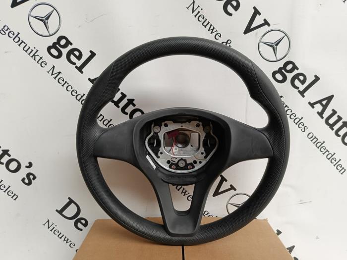 Neue Lenkrad Mercedes Vito (447.6) 2.2 114 CDI 16V Preis € 121,00 Mit Mehrwertsteuer angeboten von De Vogel Auto's B.V.