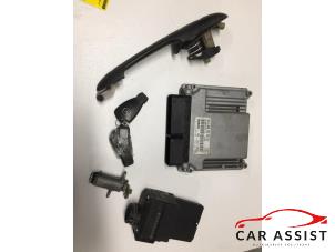 Used Ignition lock + computer Mercedes Vito Price on request offered by Car Assist