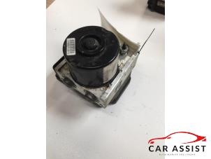 Usados Bomba ABS Ford Transit Connect Precio € 45,00 Norma de margen ofrecido por Car Assist