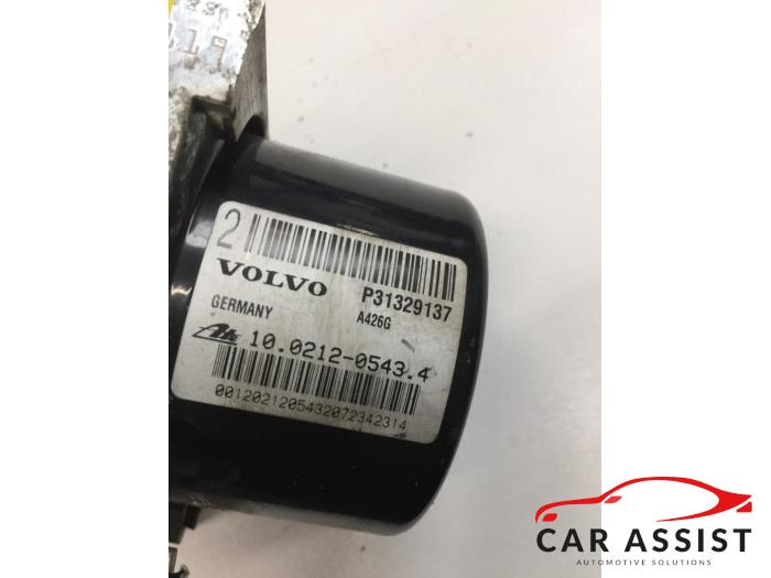 Używane Pompa ABS Volvo V60 I (FW/GW) Cena € 45,00 Procedura marży oferowane przez Car Assist