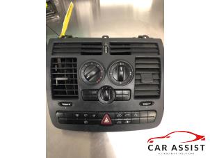 Używane Panel sterowania klimatyzacji Mercedes Vito Cena € 50,00 Procedura marży oferowane przez Car Assist