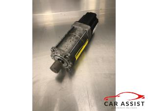 Used Electric power steering unit Mercedes E-Klasse Price € 350,00 Margin scheme offered by Car Assist
