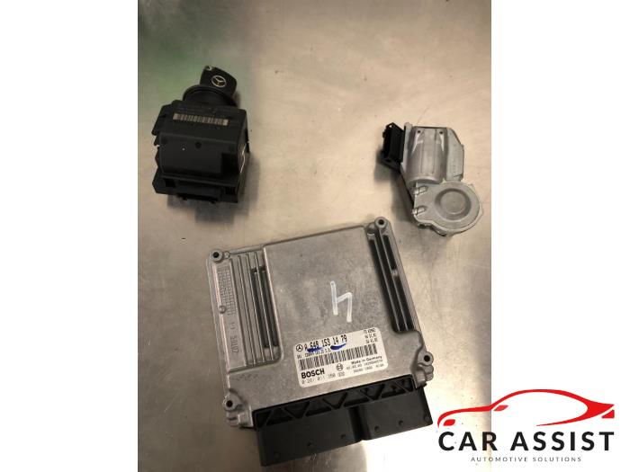 Used Ignition lock + computer Mercedes E-Klasse Price on request offered by Car Assist