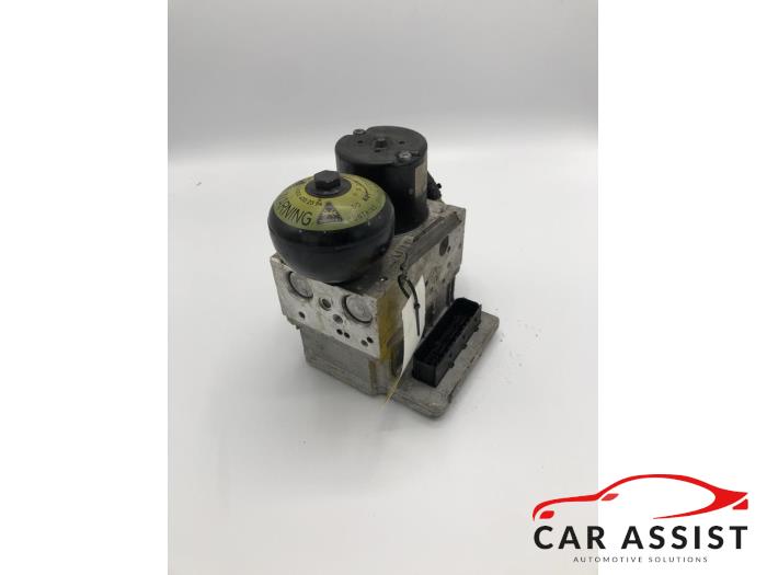 Używane Pompa ABS Mercedes E-Klasse Cena na żądanie oferowane przez Car Assist