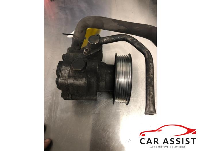 Usagé Pompe de direction Volkswagen Transporter/Caravelle T5 Prix € 50,00 Règlement à la marge proposé par Car Assist