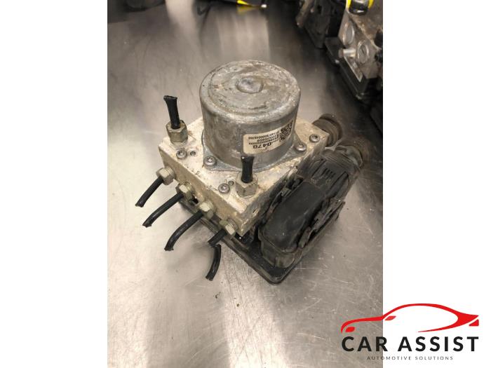 Używane Pompa ABS Opel Insignia Cena na żądanie oferowane przez Car Assist