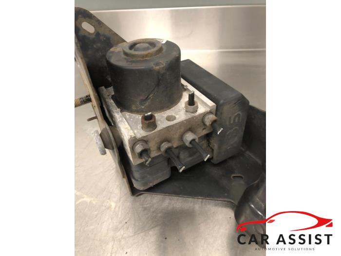 Używane Pompa ABS Peugeot 207 PLUS Cena € 45,00 Procedura marży oferowane przez Car Assist