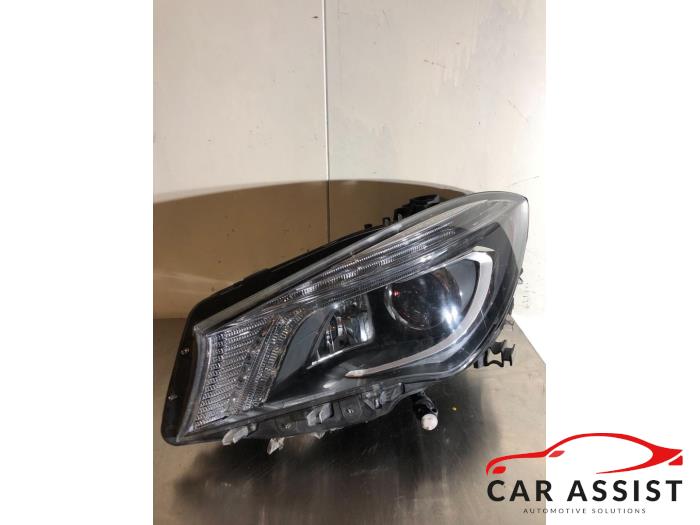 Używane Reflektor lewy Mercedes CLA Cena na żądanie oferowane przez Car Assist