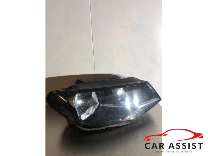 Używane Reflektor prawy Volkswagen Caddy Cena na żądanie oferowane przez Car Assist