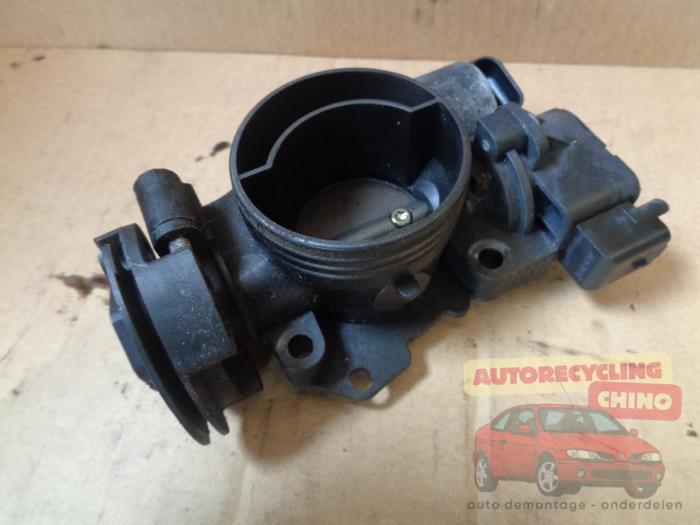 Gebrauchte Drosselklappengehäuse Peugeot 206 (2A/C/H/J/S) 1.4 XR,XS,XT,Gentry Preis € 27,00 Margenregelung angeboten von Autorecycling Chino B.V.