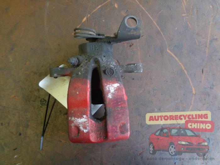 Gebrauchte Bremszange rechts hinten Alfa Romeo GT (937) 1.9 JTD 16V Multijet Preis € 27,00 Margenregelung angeboten von Autorecycling Chino B.V.
