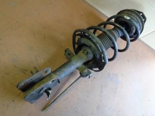Used Front shock absorber rod, right Renault Laguna II Grandtour (KG) 1.9 dCi 120 Price € 50,00 Margin scheme offered by Autorecycling Bart