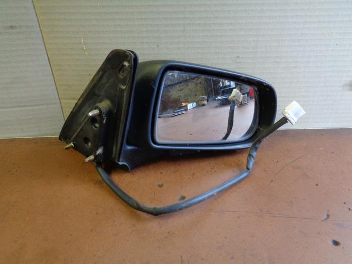 Außenspiegel rechts van een Mazda Demio (DW) 1.3 16V 1999
