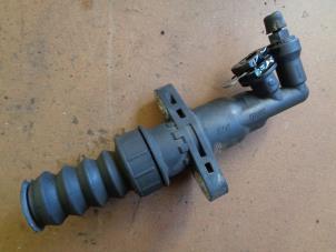 Used Clutch slave cylinder BMW Mini One/Cooper (R50) 1.6 16V Cooper Price € 25,00 Margin scheme offered by Autorecycling Bart