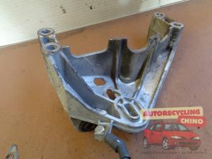 Usagé Support moteur BMW Mini One/Cooper (R50) 1.6 16V Cooper Prix € 32,00 Règlement à la marge proposé par Autorecycling Chino B.V.
