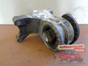 Usagé Support moteur BMW Mini One/Cooper (R50) 1.6 16V Cooper Prix € 32,00 Règlement à la marge proposé par Autorecycling Chino B.V.