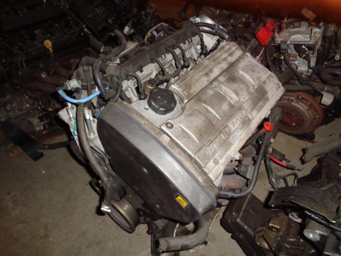 Motor de un Fiat Punto II (188) 1.8 16V Abarth 2003