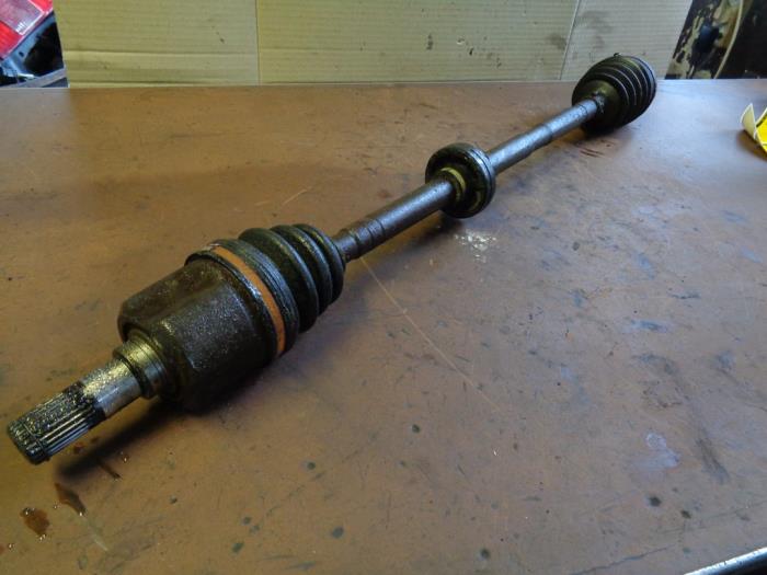 Front drive shaft, right from a Mitsubishi Lancer (CK/CN/CP) 1.6i 16V 1994