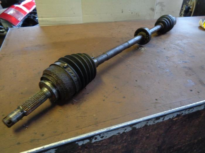 Front drive shaft, right from a Mitsubishi Lancer (CK/CN/CP) 1.6i 16V 1994