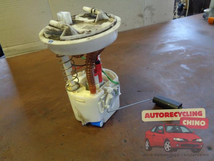 Begagnade Bensinpump Ford Fiesta 5 (JD/JH) 1.3 Pris € 31,00 Marginaltabell erbjuds av Autorecycling Chino B.V.