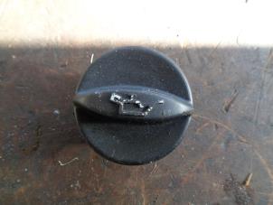 Used Oil cap Mitsubishi Colt (Z2/Z3) Price € 5,00 Margin scheme offered by Autorecycling Bart