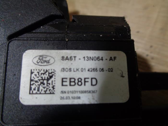 Interruptor combinado columna de dirección de un Ford Fiesta 6 (JA8) 1.25 16V 2010