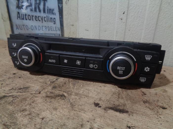 Heater control panel from a BMW 1 serie (E82) 120d 16V 2008