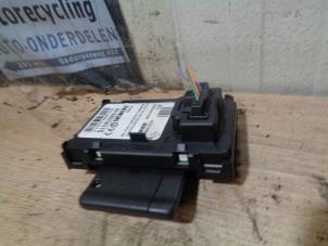 Used Card reader (lock) Renault Clio III (BR/CR) 1.6 16V Price € 35,00 Margin scheme offered by Autorecycling Bart