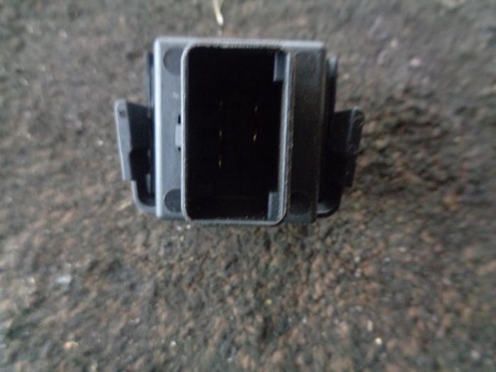 AIH headlight switch from a Volkswagen Polo V (6R) 1.2 TDI 12V BlueMotion 2012