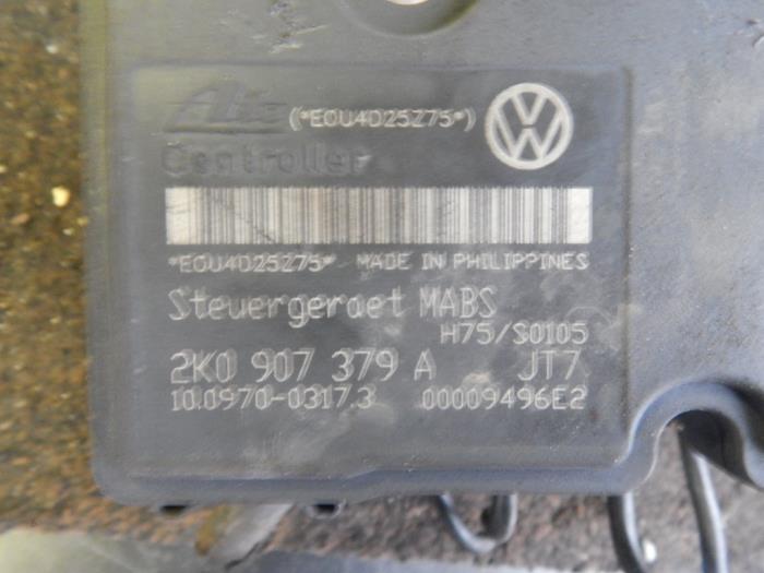 Bomba ABS de un Volkswagen Caddy III (2KA,2KH,2CA,2CH) 1.9 TDI 2005