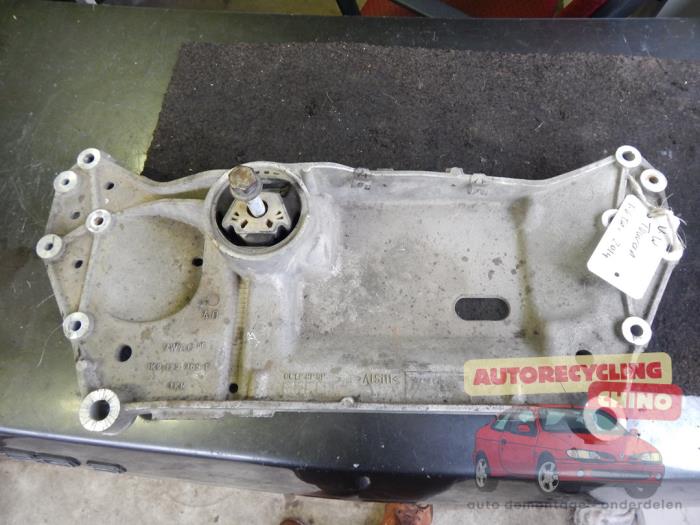 Used Subframe Volkswagen Touran (1T3) 1.6 TDI 16V Bluemotion Technology Price € 38,00 Margin scheme offered by Autorecycling Chino B.V.