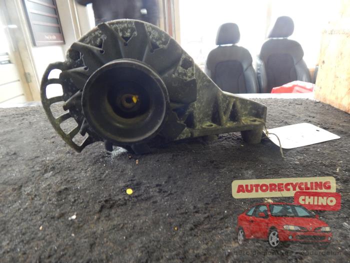 Begagnade Dynamo Renault Twingo (C06) 1.2 SPi Phase I Pris € 38,00 Marginaltabell erbjuds av Autorecycling Chino B.V.