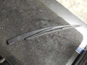 Used Rear wiper arm Peugeot 207/207+ (WA/WC/WM) 1.4 16V Price € 9,00 Margin scheme offered by Autorecycling Bart