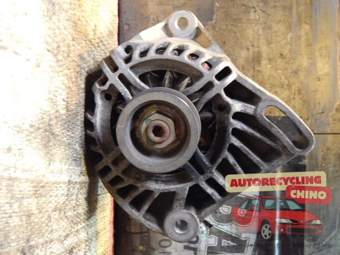 Dynamo van een Fiat Punto II (188) 1.2 60 S 2002