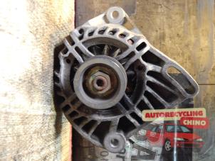 Dynamo van een Fiat Punto II (188) 1.2 60 S 2002