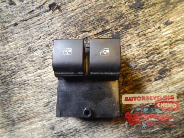 Usados Interruptor de ventanilla eléctrica Opel Adam 1.0 Ecotec 12V SIDI Turbo Precio € 19,99 Norma de margen ofrecido por Autorecycling Chino B.V.