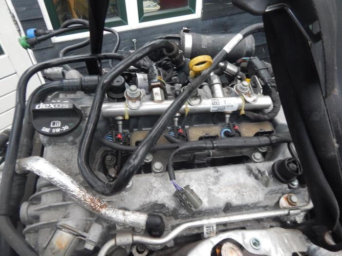 Engine from a Opel Adam 1.0 Ecotec 12V SIDI Turbo 2015