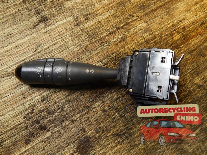 Usados Interruptor de luz Smart Forfour (454) 1.0 12V Precio € 25,00 Norma de margen ofrecido por Autorecycling Chino B.V.