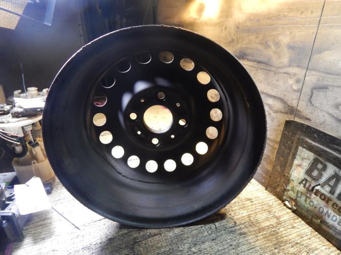 Wheel from a Smart Forfour (454) 1.0 12V 2005