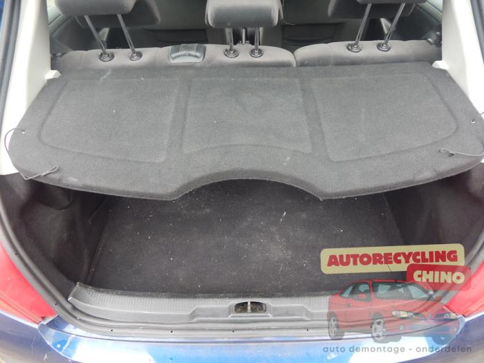 Używane Pólka tylna Peugeot 207/207+ (WA/WC/WM) 1.6 16V Cena € 29,99 Procedura marży oferowane przez Autorecycling Chino B.V.