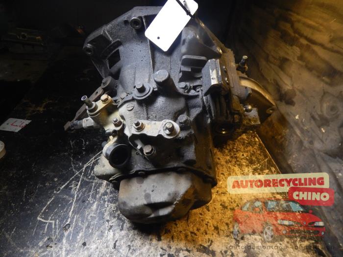 Getriebe van een Fiat Punto I (176) 55 1.1 1998