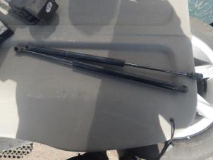 Used Set of tailgate gas struts Renault Scénic II (JM) 1.6 16V Price € 29,99 Margin scheme offered by Autorecycling Bart