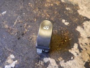 Used Electric window switch Renault Clio III (BR/CR) 1.5 dCi FAP Price € 10,00 Margin scheme offered by Autorecycling Bart