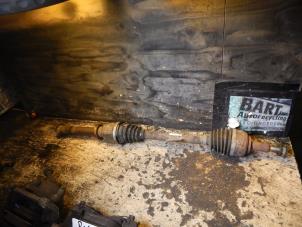 Used Front drive shaft, right Renault Scénic II (JM) 2.0 16V Price € 40,00 Margin scheme offered by Autorecycling Bart