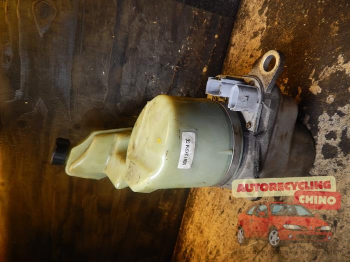 Usagé Pompe de direction Ford Fusion 1.6 TDCi Prix € 150,00 Règlement à la marge proposé par Autorecycling Chino B.V.